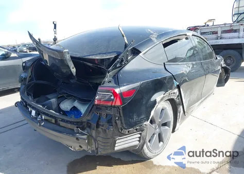 2022 Tesla Model 3 Rear-Wheel Drive z USA, uszkodzony, nr VIN 5YJ3E1EA7NF345914